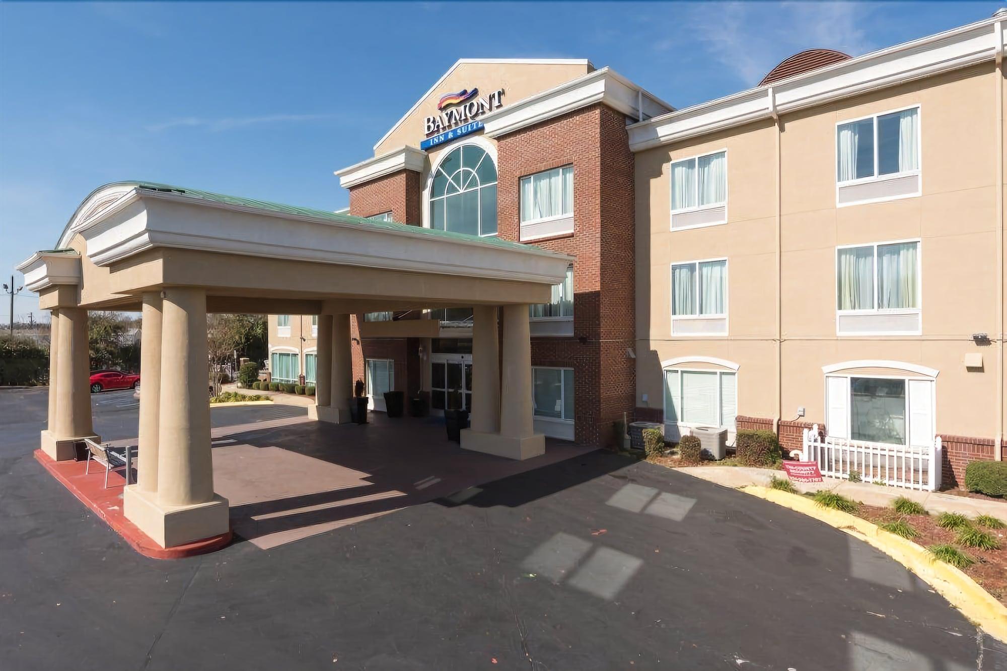 Baymont By Wyndham South Hotel 2*
