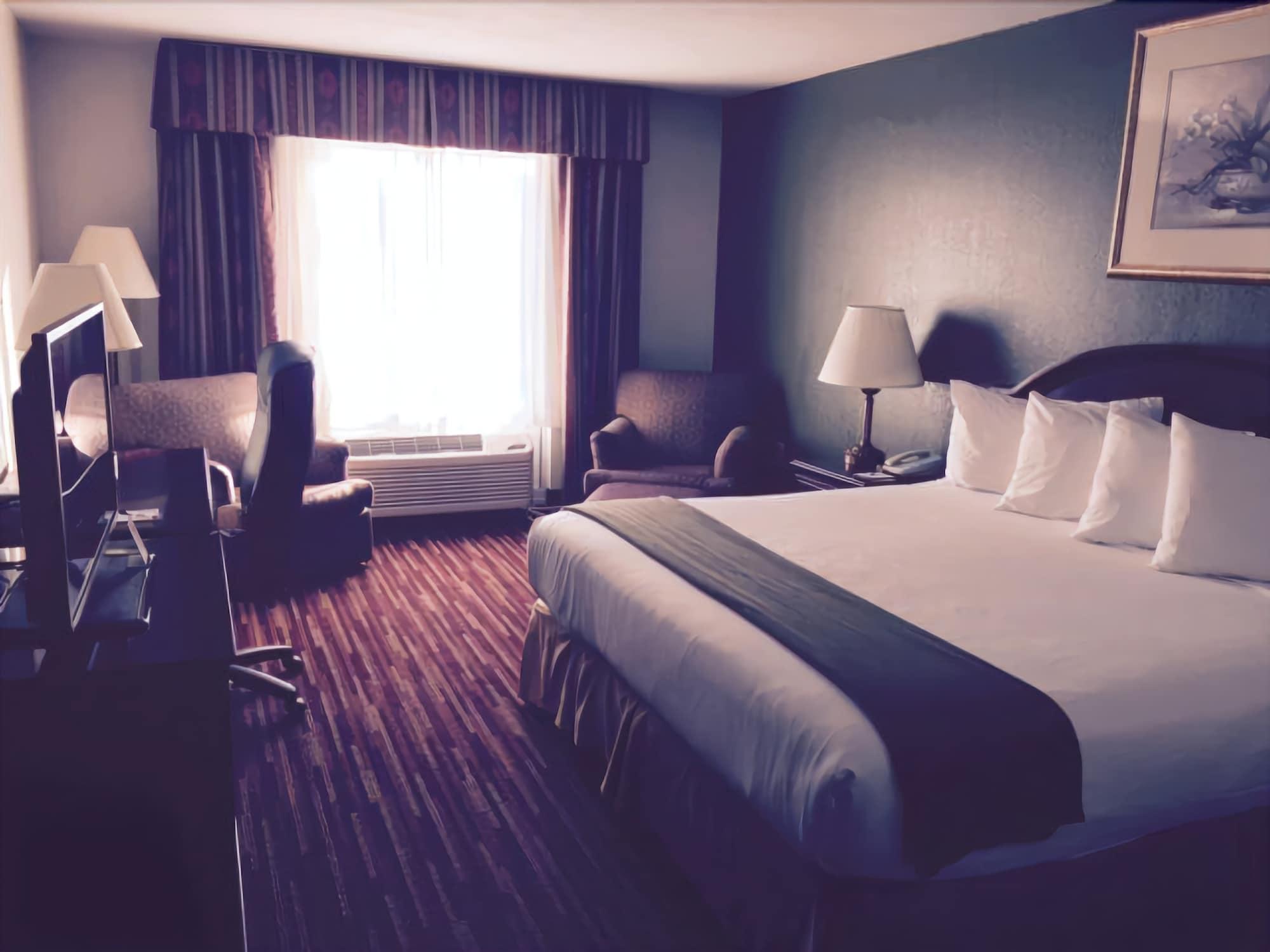 Baymont By Wyndham South Hotel