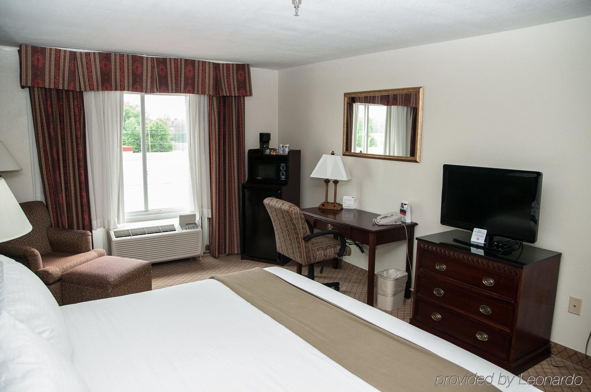 Hotel Baymont By Wyndham South 2*